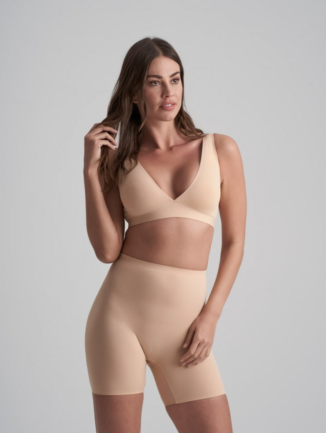 Lengvos kompresijos besiūliai formuojantys šortukai INVISIBLE SHORT NUDE