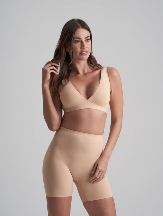 Lengvos kompresijos besiūliai formuojantys šortukai INVISIBLE SHORT NUDE
