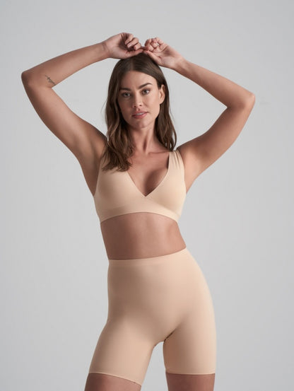Lengvos kompresijos besiūliai formuojantys šortukai INVISIBLE SHORT NUDE