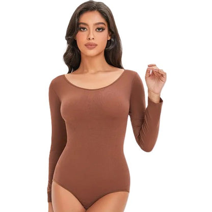 Formuojantis Ilgomis Rankovėmis Bodis